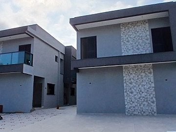 Sobrado em Condom�nio � Venda